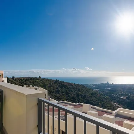 Luxurius Penthouse With Large Terrace And * 마르베야
